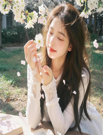 欧美成人三级网站在线播放_容易受伤的女人英文版_MIGNON未删减免费观看